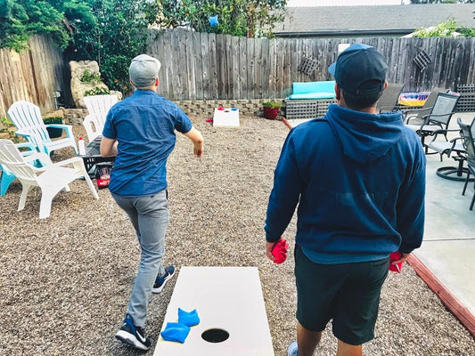 how to enjoy a game of cornhole