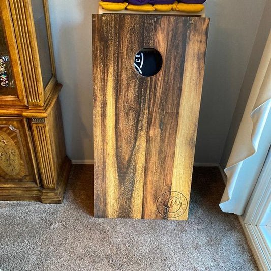 Classic cornhole board