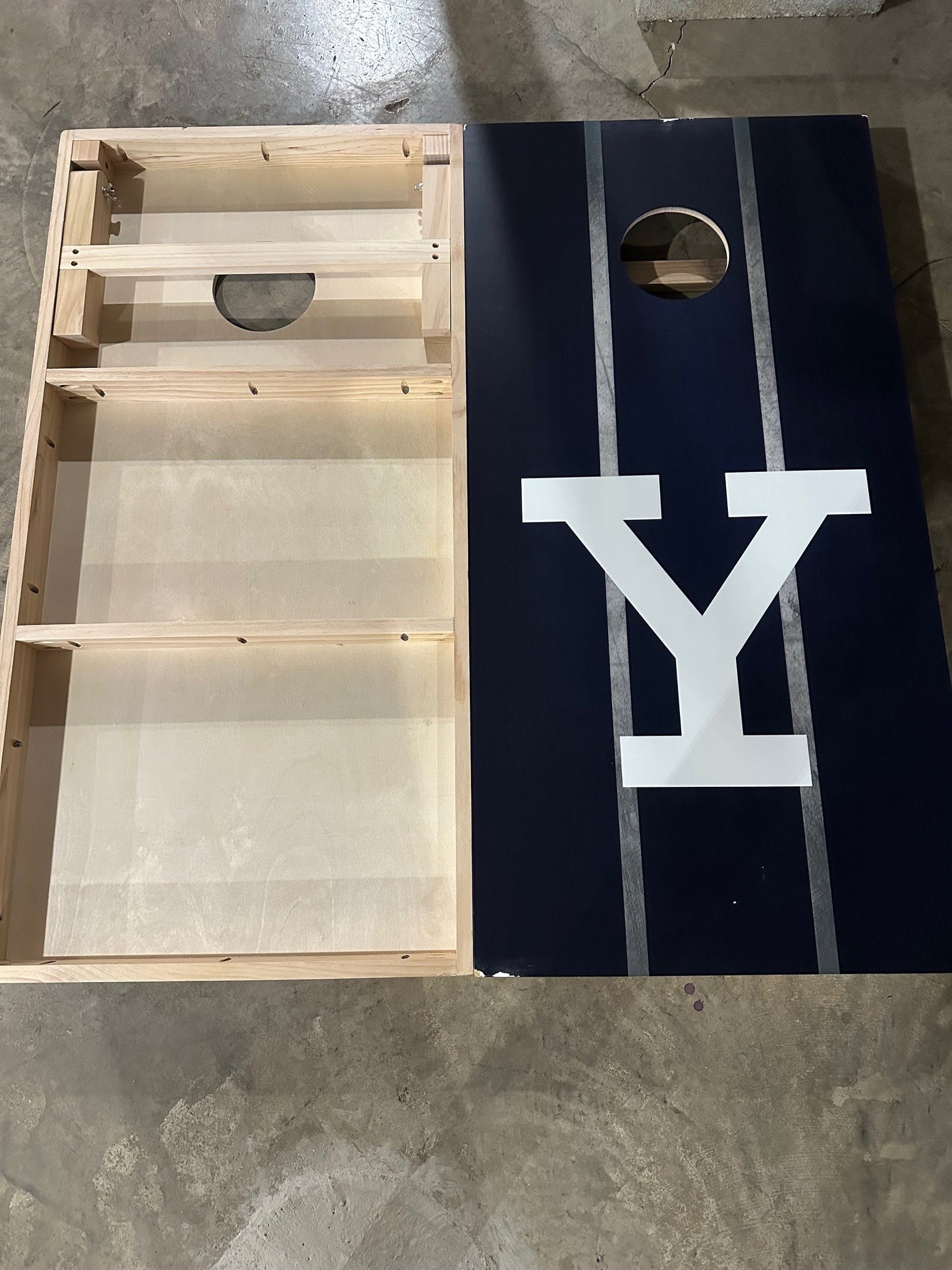 Scratch & Dent - Yale Bulldogs NCAA #2 Cornhole Boards